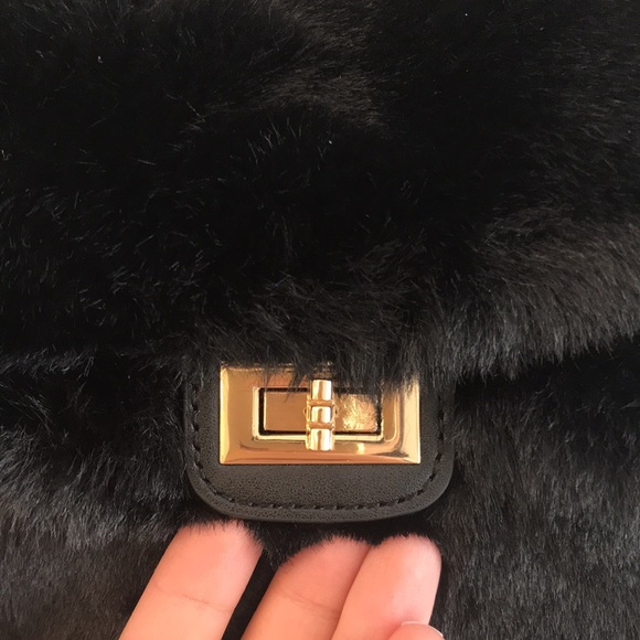 Expression New York Black Vegan Fur Flap Bag - Picture 12 of 16